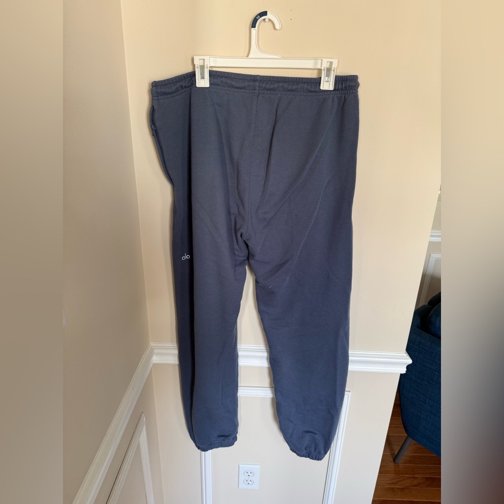 Men’s ALO Yoga Sz Large Chill Sweat Pant Joggers in Bluestone Workout Activewear - Picture 8 of 10